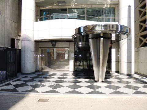 1階、全体&駐車場