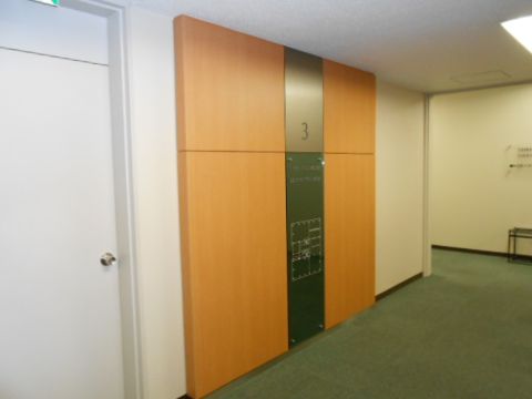 フロア案内板