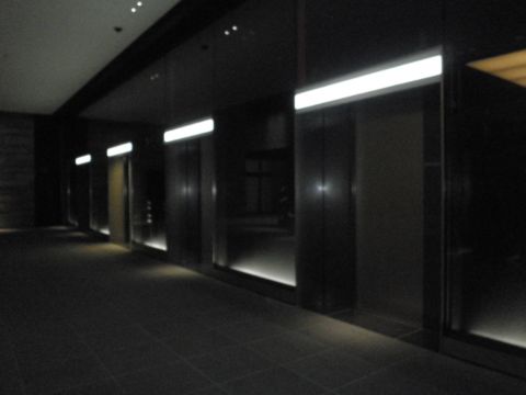 エントランス、1階