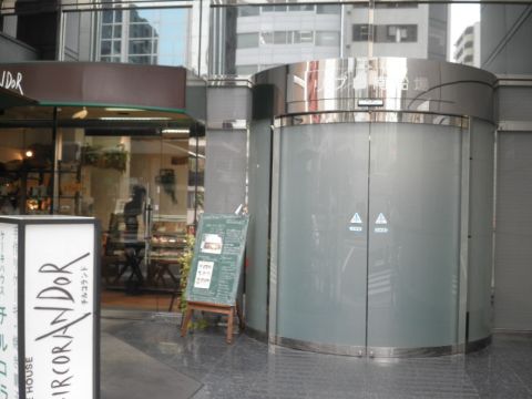 1F玄関