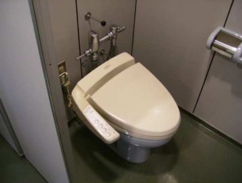 各階、男女別 シャワートイレ