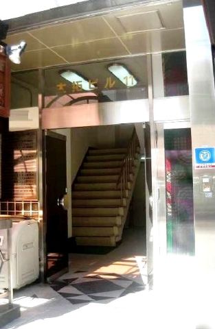 1F玄関