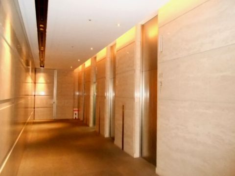 1階、EVホール