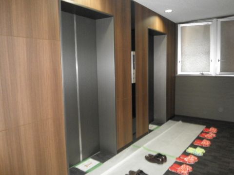 2階~上、基準階EVホール