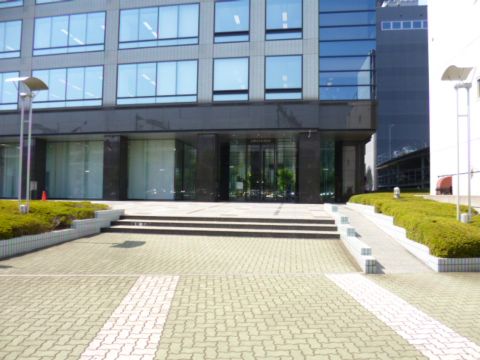 1階、北側 玄関