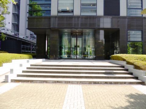 1階、南側 玄関