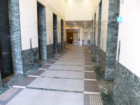 1階、低層用EVホール