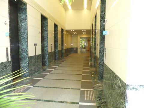 1階、高層用EVホール