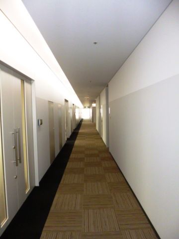 基準階、廊下