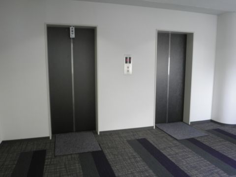 各階、EVホール