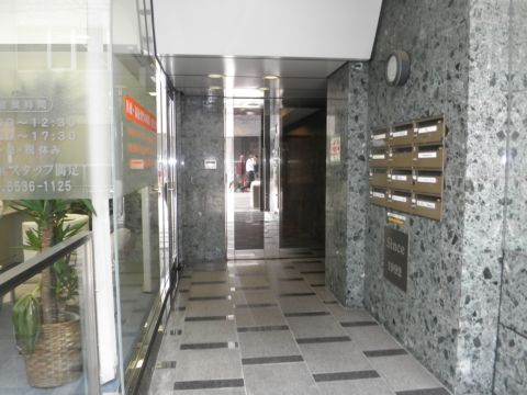 1F玄関