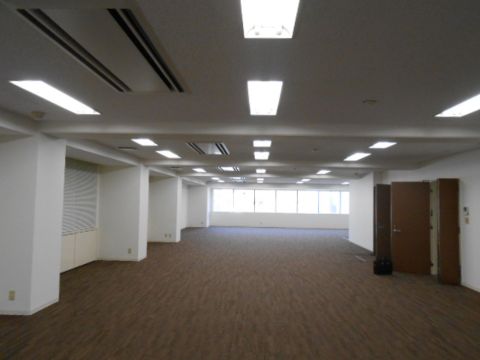 貸室内