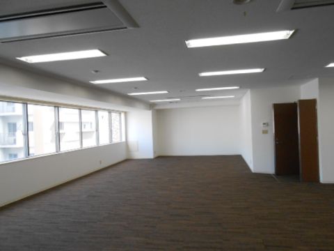 貸室内