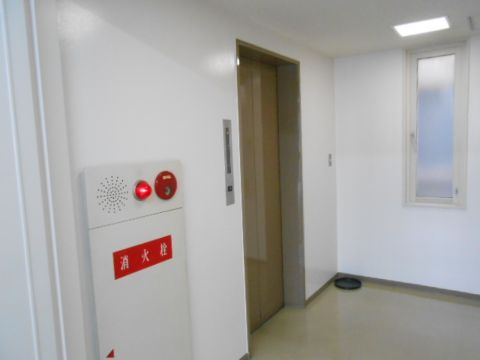 各階、EVホール