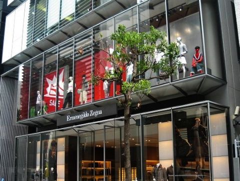 1F、店舗