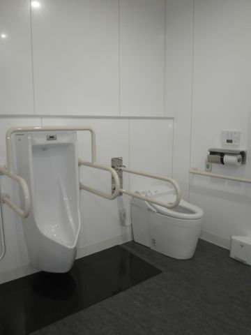 1F、身障者用トイレ