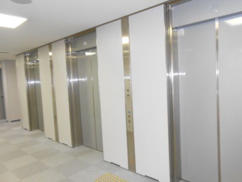 各階、EV