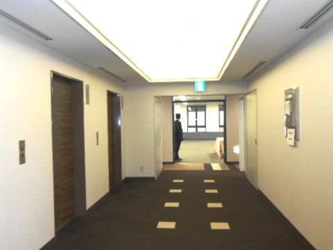 各階、EVホール