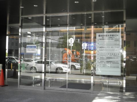 1F玄関