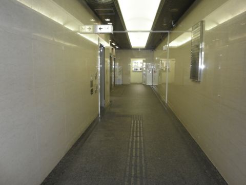 1階、アプローチ