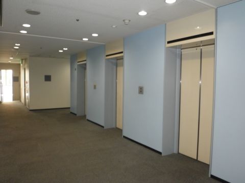 各階、EVホール