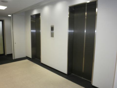各階、EVホール