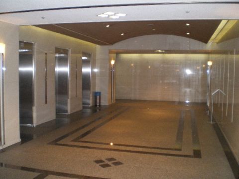 1階、EVホール