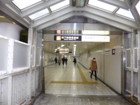 御堂筋線・駅、直結