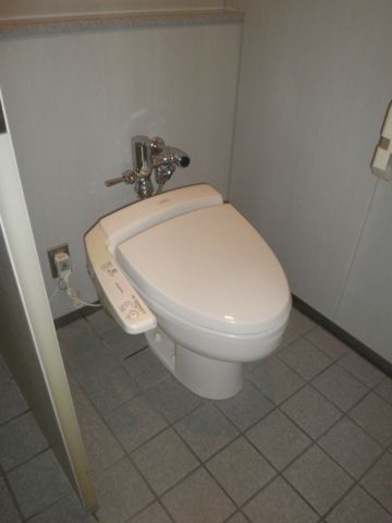 各階、トイレ③