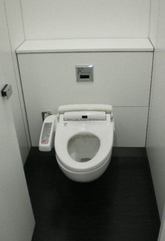 各階、WC