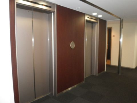 各階、EVホール