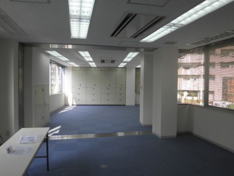 室内、2階