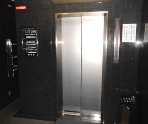 1階、EVホール