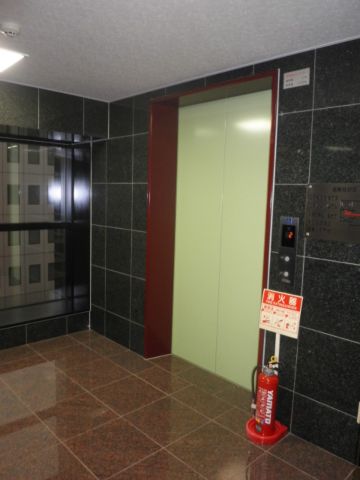 各階、EVホール