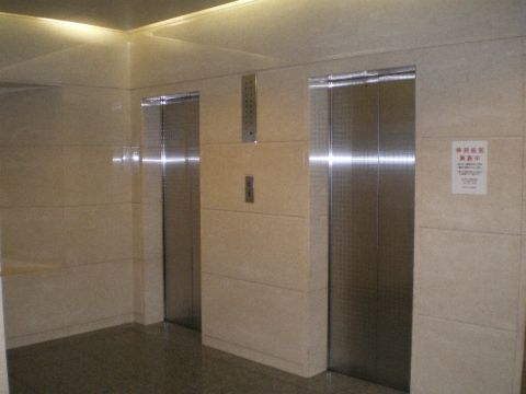1階、EVホール