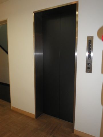 EVホール