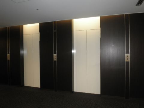 各階、EVホール