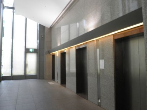 1階、EVホール