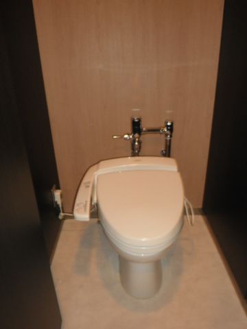 各階、トイレ③