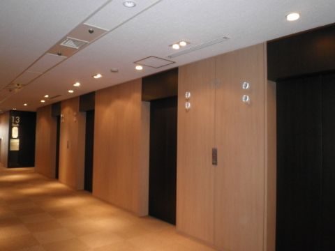 各階、EVホール