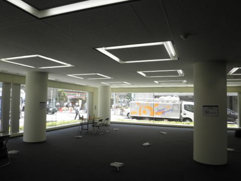 室内、1階