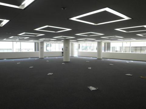 室内、4階