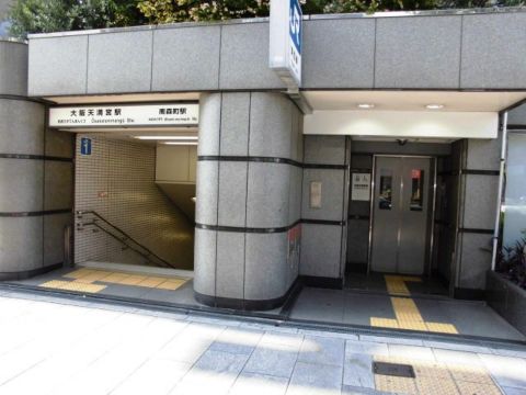 駅、直結 出入口