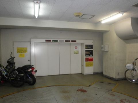 駐車場、駐輪場