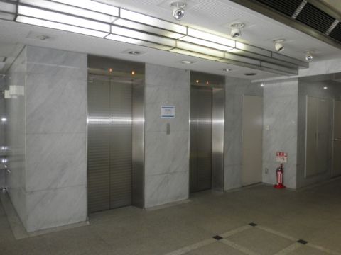 1階、EVホール
