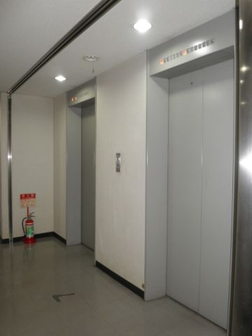 各階、EVホール