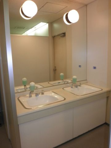 各階、トイレ③