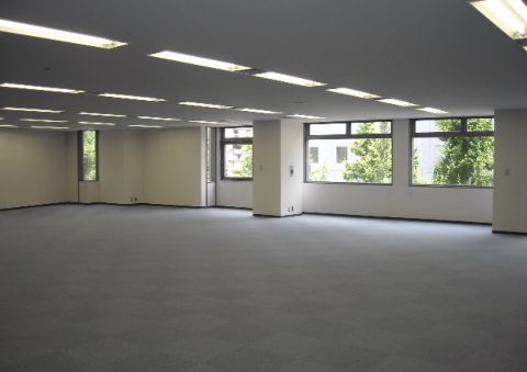 貸室内