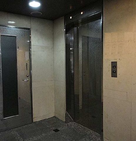 1階、EVホール
