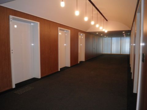 各階、EVホール